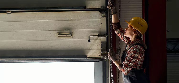 Addressing Common Garage Door Stoppage Issues in Fort Walton Beach, FL